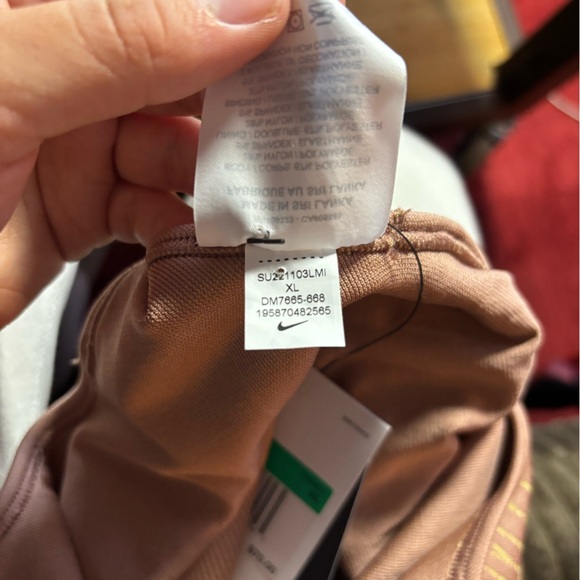 NWT Nike Yoga Dri-Fit ADV. Size XL - Picture 5 of 9